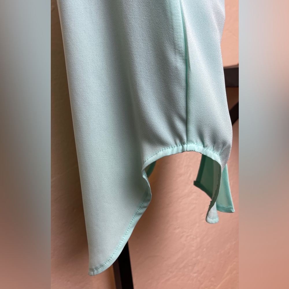 ALI & KRIS Mint Green Crisscross Back Blouse - Small - Picture 4 of 8